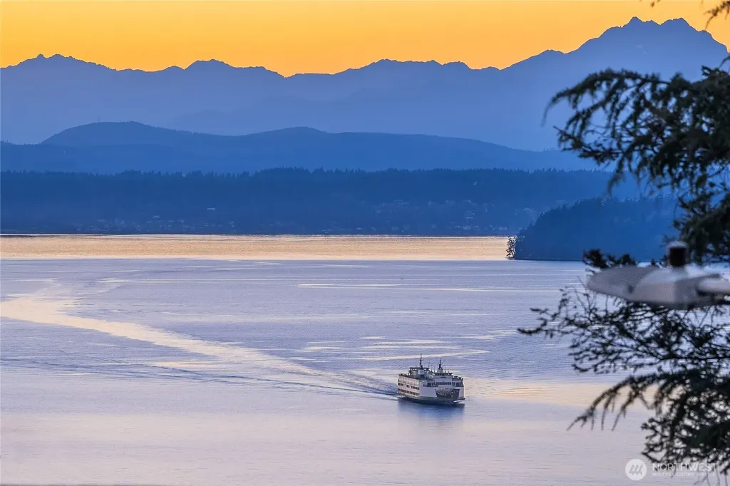 300 High School Road NE Bainbridge Island WA 98110