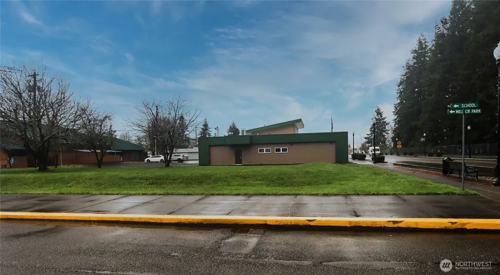 1312 1st Street Cosmopolis WA 98537