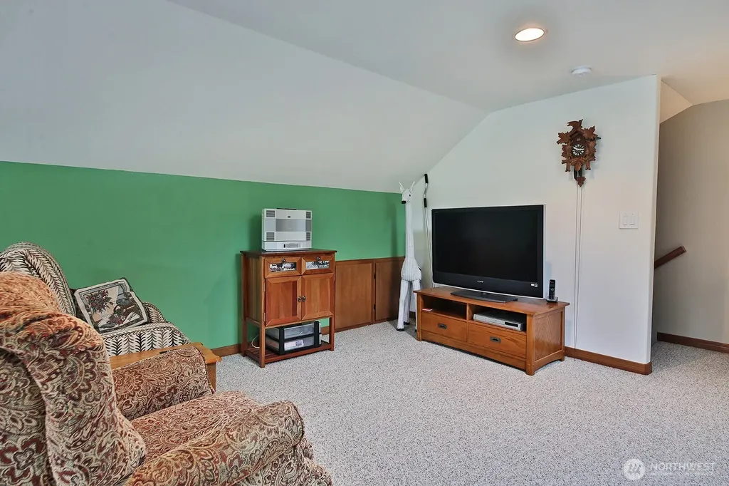 3723 Swede Hill Road Clinton WA 98236