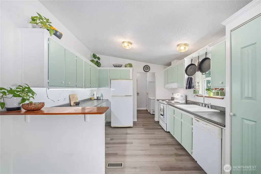 18618 27th Street NW Lakebay WA 98349