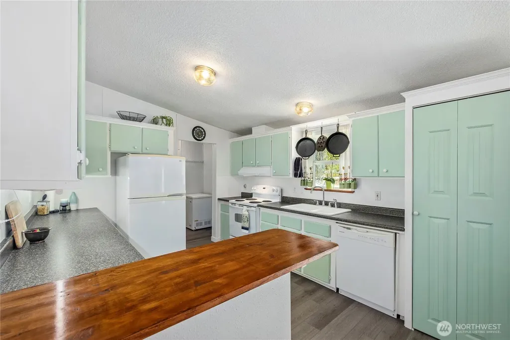 18618 27th Street NW Lakebay WA 98349