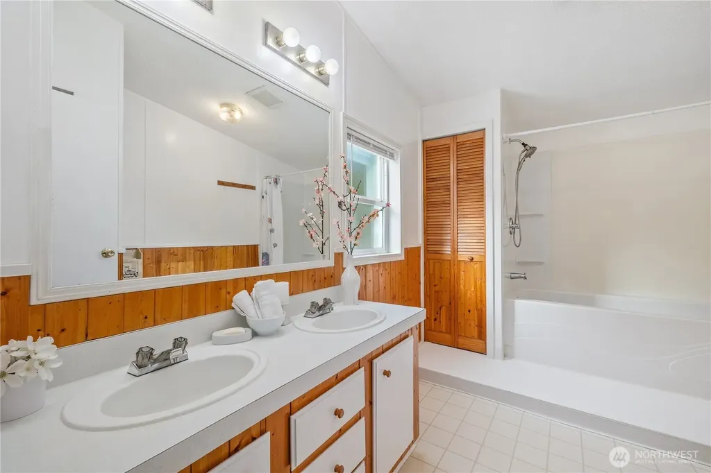 18618 27th Street NW Lakebay WA 98349