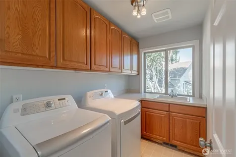 5207 77th Court W University Place WA 98467
