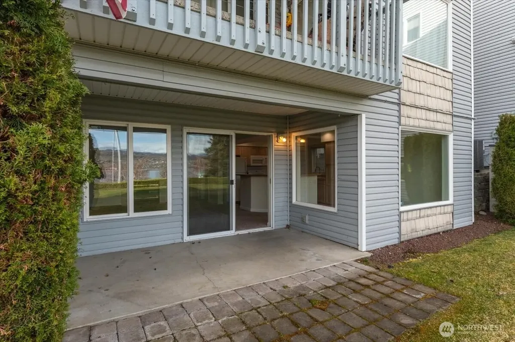 2305 W Woodin Avenue Chelan WA 98816