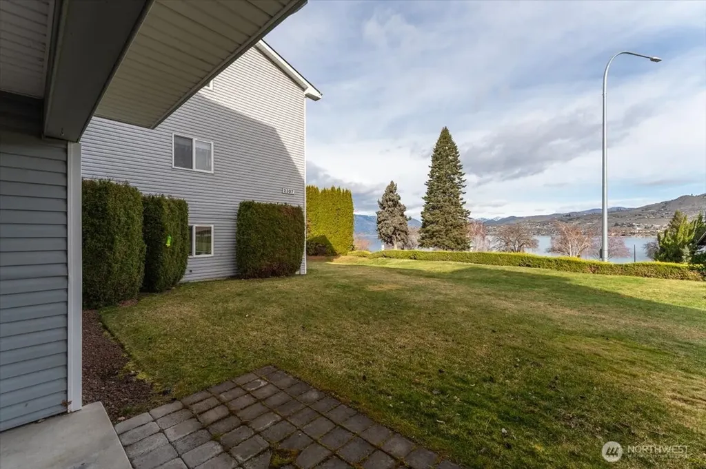 2305 W Woodin Avenue Chelan WA 98816