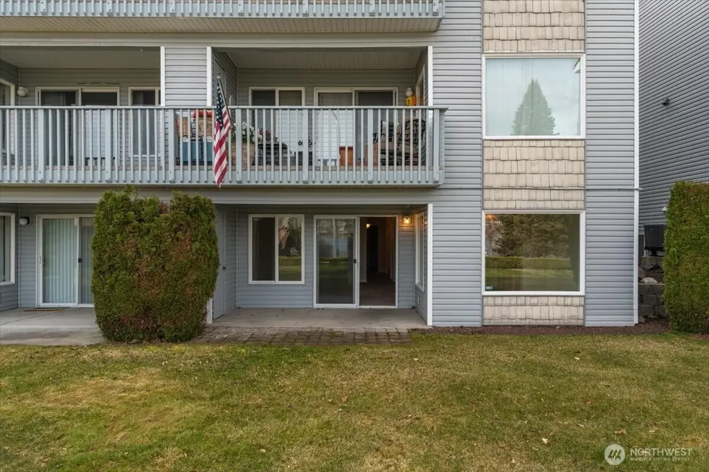 2305 W Woodin Avenue Chelan WA 98816