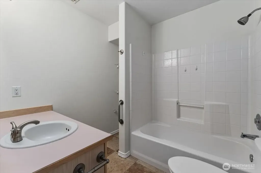 2305 W Woodin Avenue Chelan WA 98816