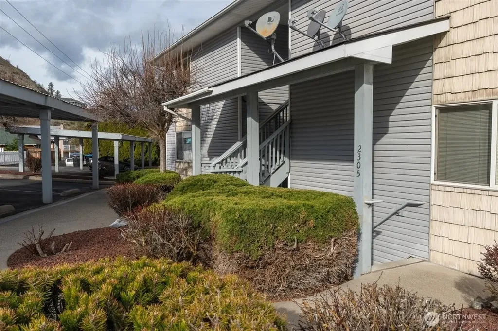 2305 W Woodin Avenue Chelan WA 98816