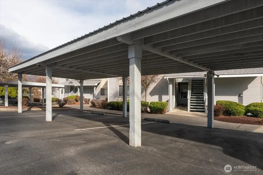 2305 W Woodin Avenue Chelan WA 98816