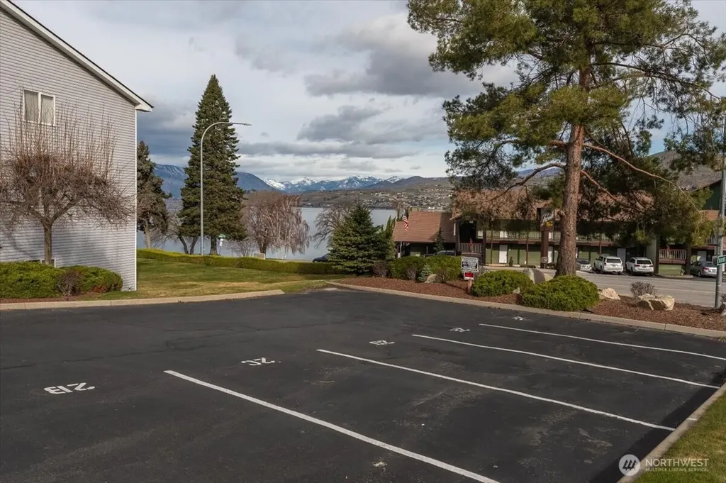 2305 W Woodin Avenue Chelan WA 98816