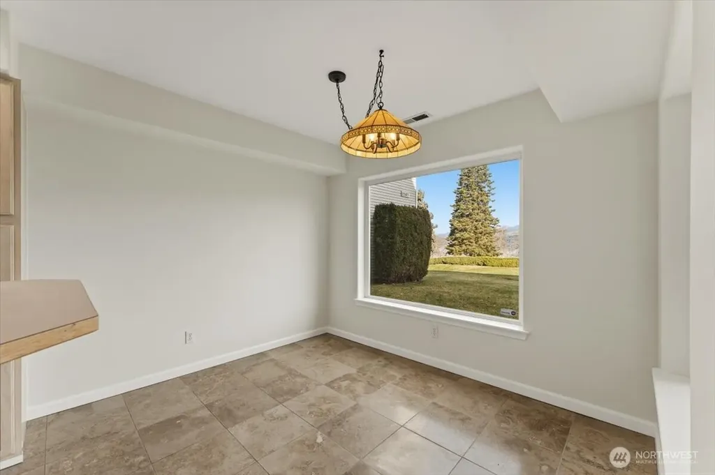 2305 W Woodin Avenue Chelan WA 98816