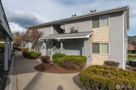 2305 W Woodin Avenue Chelan WA 98816