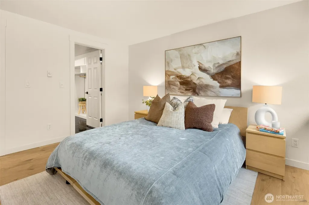 4707 W Lake Sammamish Parkway SE Issaquah WA 98027