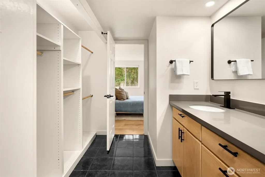 4707 W Lake Sammamish Parkway SE Issaquah WA 98027