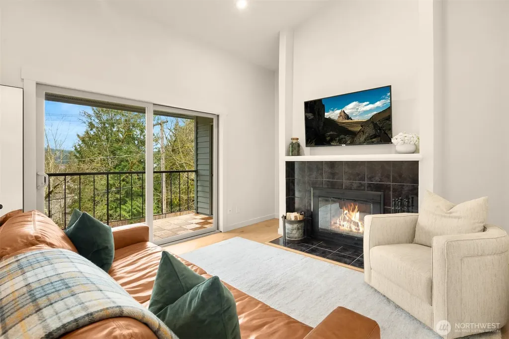 4707 W Lake Sammamish Parkway SE Issaquah WA 98027
