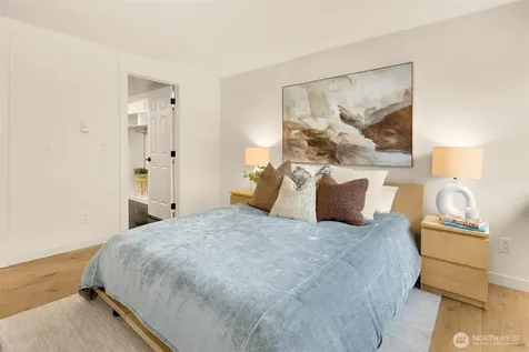 4707 W Lake Sammamish Parkway SE Issaquah WA 98027