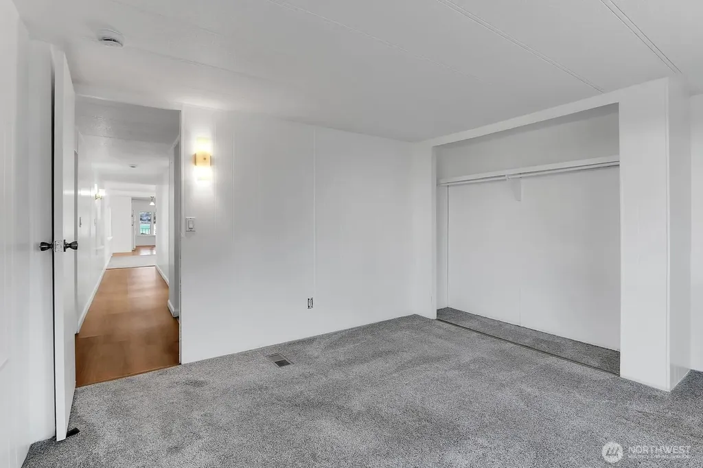 25739 135th Avenue SE Kent WA 98042