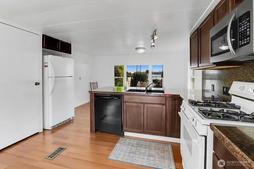 25739 135th Avenue SE Kent WA 98042