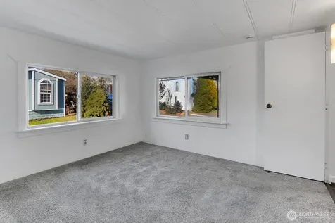 25739 135th Avenue SE Kent WA 98042