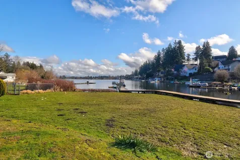 25739 135th Avenue SE Kent WA 98042