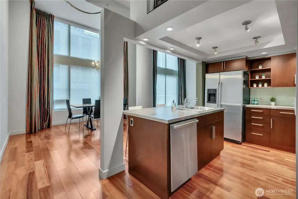 900 Lenora Street Seattle WA 98121