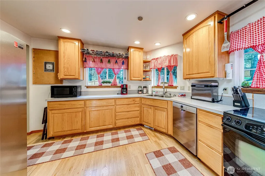 73 Ross Lane Port Angeles WA 98363