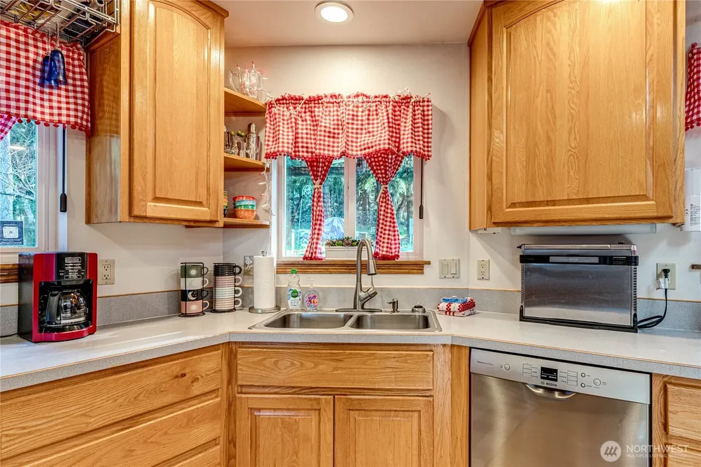 73 Ross Lane Port Angeles WA 98363