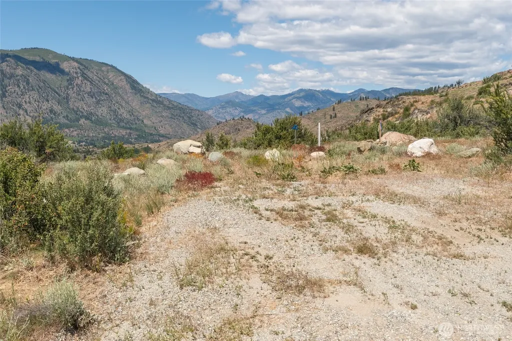 569 Glory View Lane Manson WA 98831