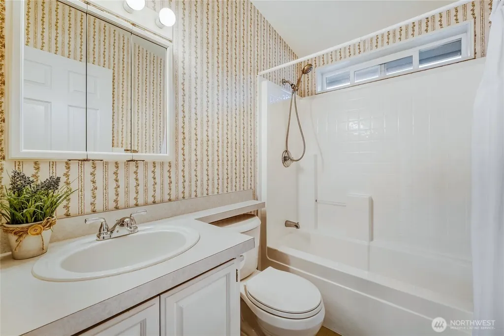 22241 SE 241st Place Maple Valley WA 98038