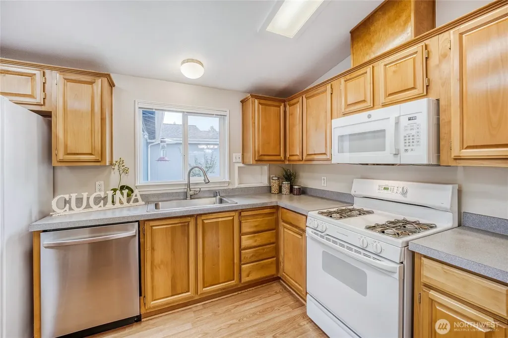 22241 SE 241st Place Maple Valley WA 98038
