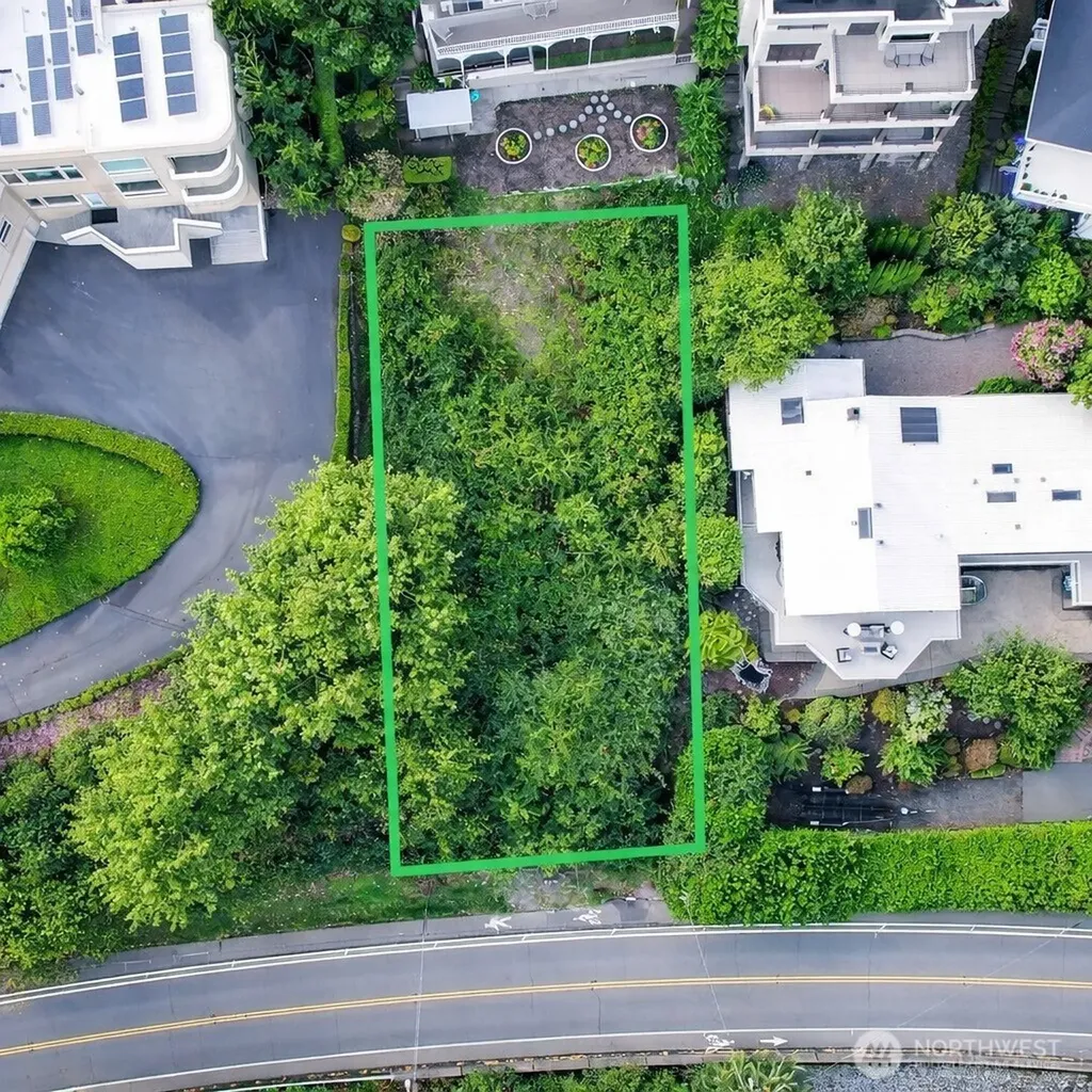 8512 NE Juanita Drive Kirkland WA 98034