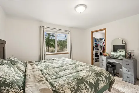 17535 Loop Lane SE Yelm WA 98597