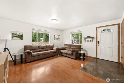 17535 Loop Lane SE Yelm WA 98597