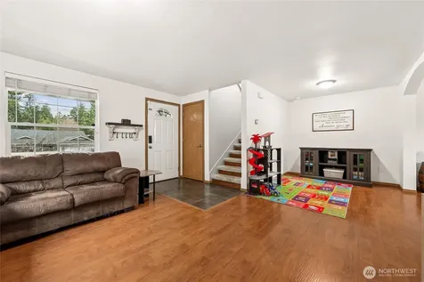 17535 Loop Lane SE Yelm WA 98597