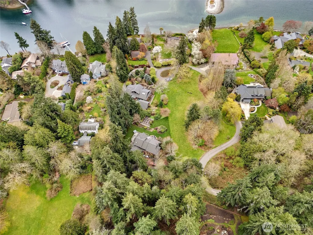 9190 Fox Cove Lane NE Bainbridge Island WA 98110