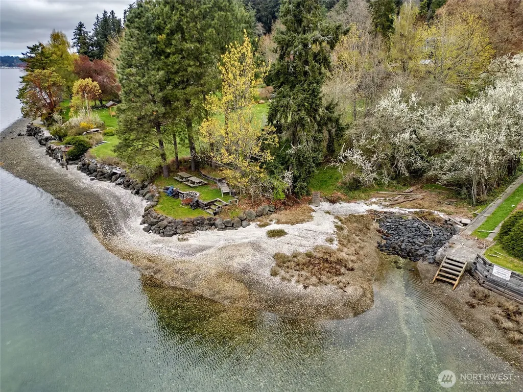 9190 Fox Cove Lane NE Bainbridge Island WA 98110