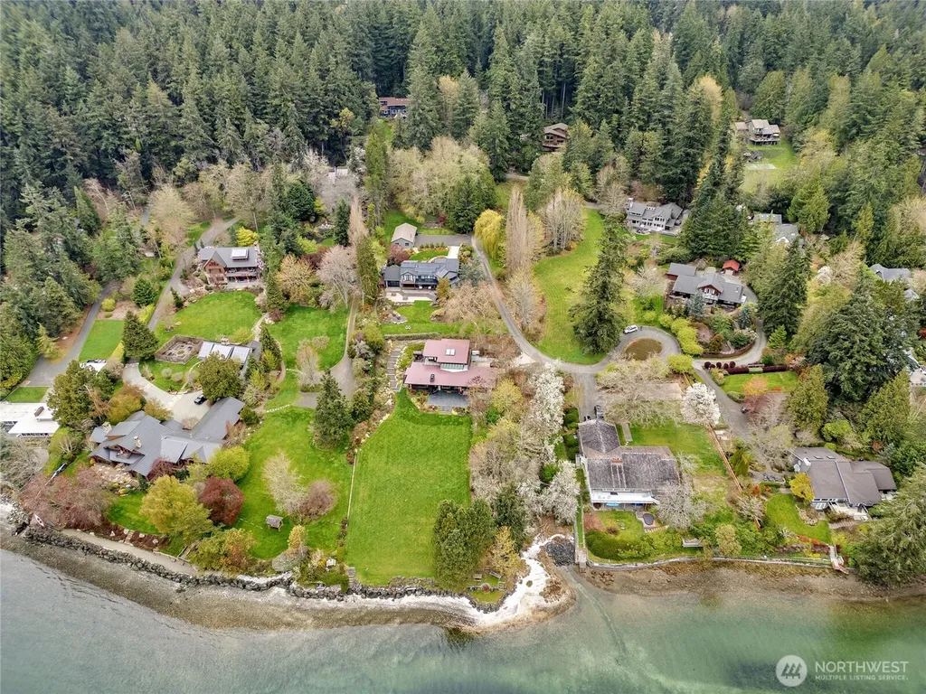 9190 Fox Cove Lane NE Bainbridge Island WA 98110
