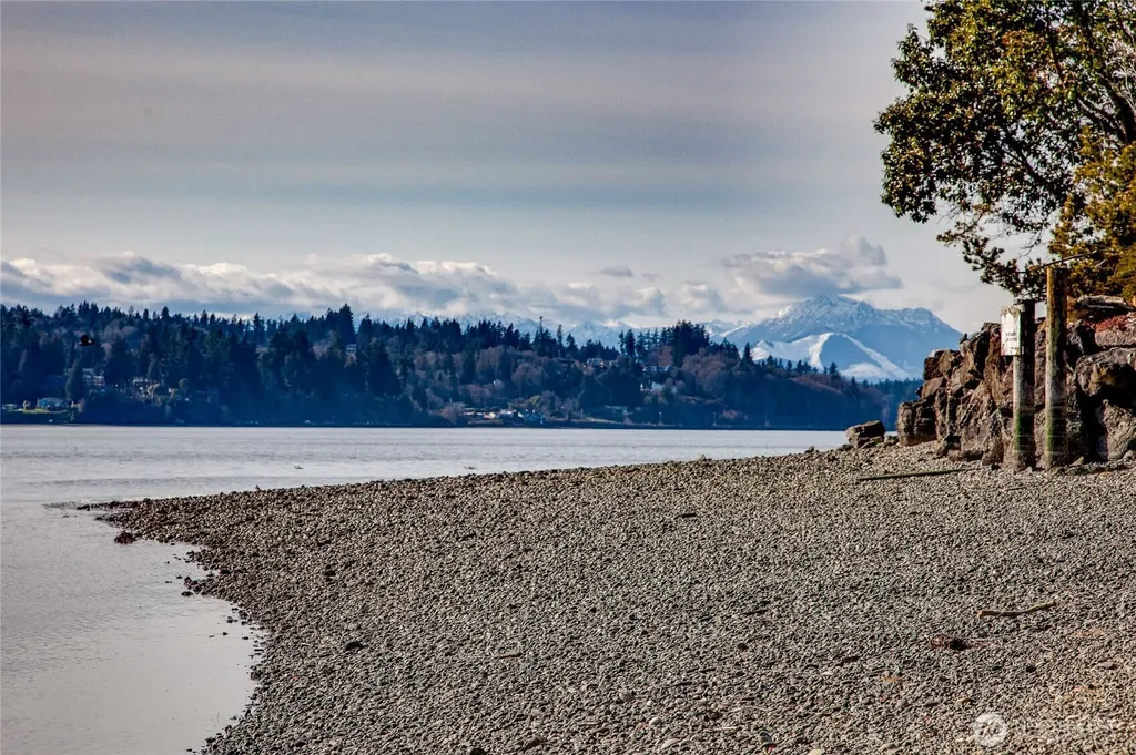 9190 Fox Cove Lane NE Bainbridge Island WA 98110