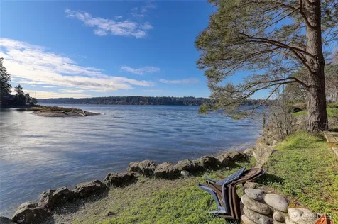 9190 Fox Cove Lane NE Bainbridge Island WA 98110