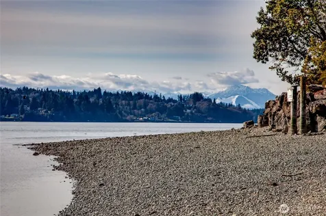 9190 Fox Cove Lane NE Bainbridge Island WA 98110