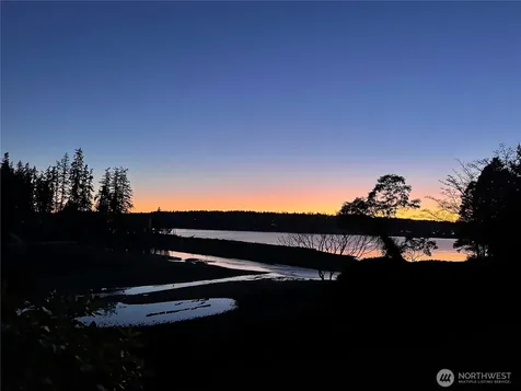 9190 Fox Cove Lane NE Bainbridge Island WA 98110