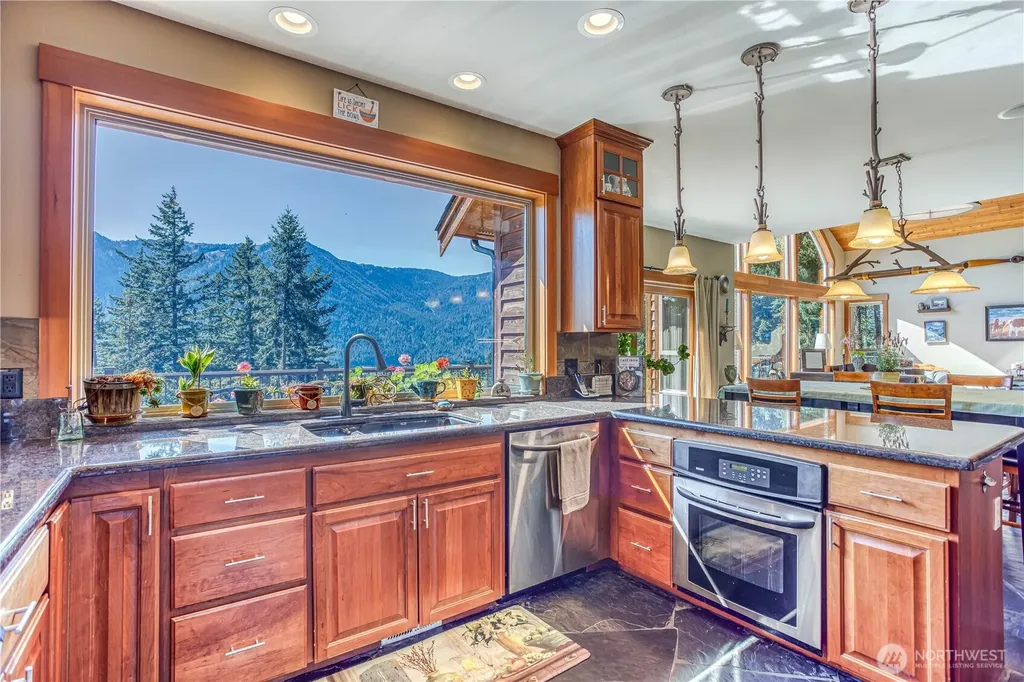 145 Lava Lane Ronald WA 98940