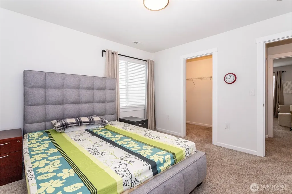 27432 14th Place S Des Moines WA 98198