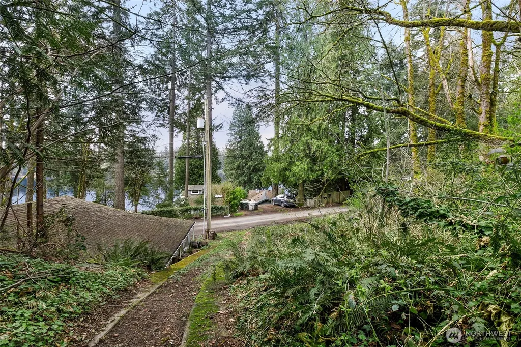 13625 E Lake Kathleen Drive SE Renton WA 98059