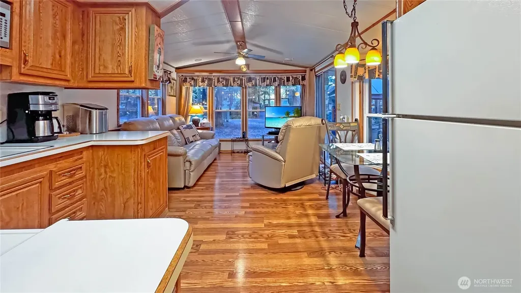 147 E Big River Deming WA 98244