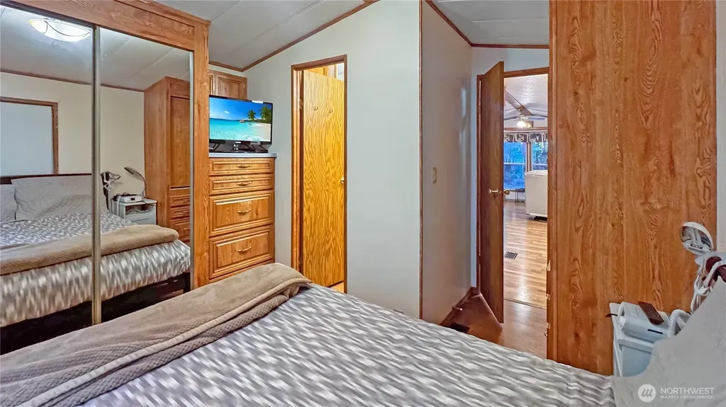 147 E Big River Deming WA 98244