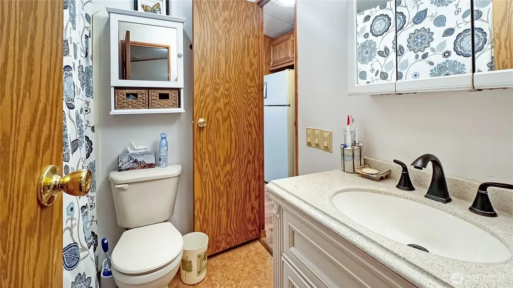147 E Big River Deming WA 98244