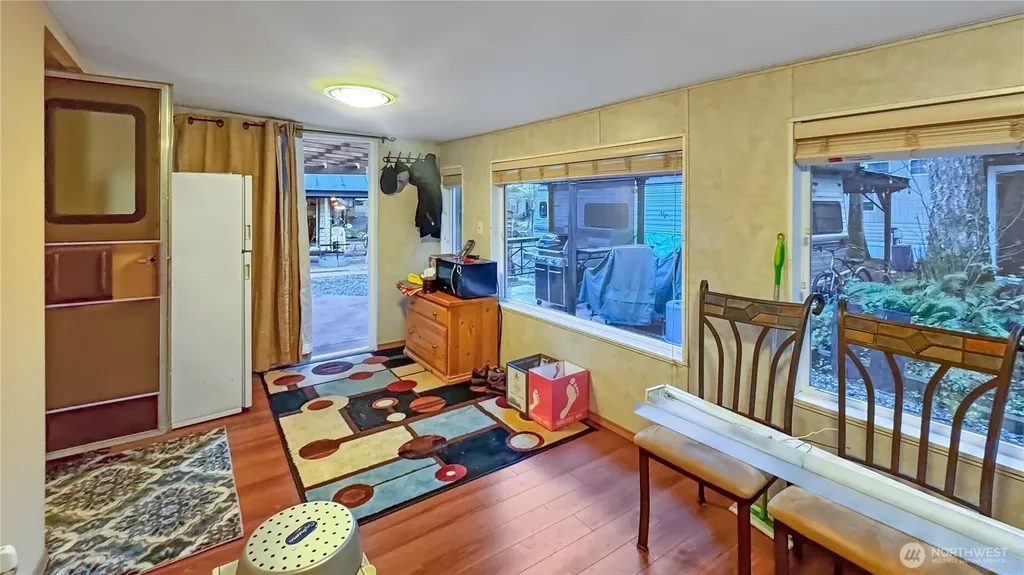 147 E Big River Deming WA 98244