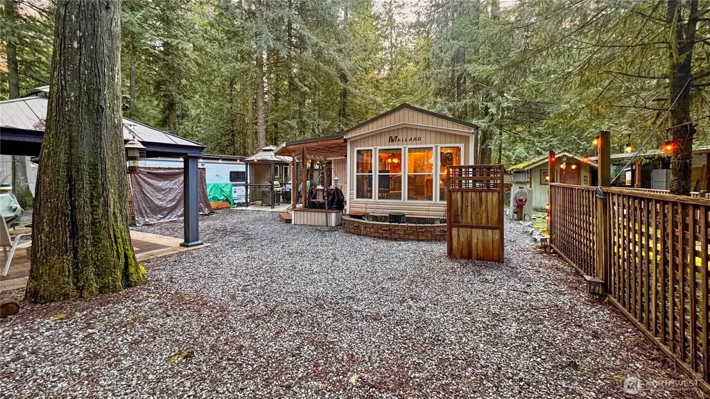 147 E Big River Deming WA 98244
