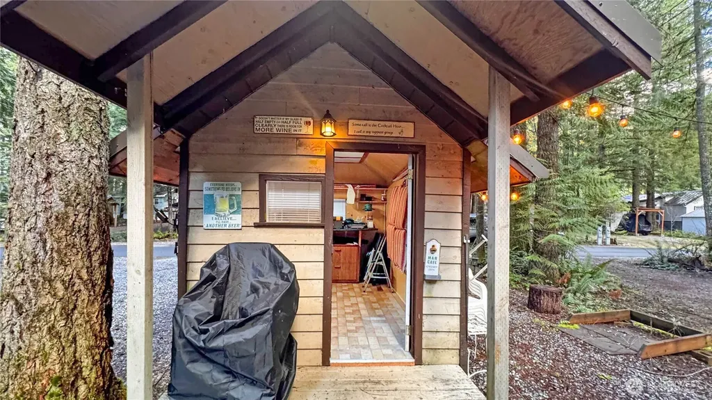147 E Big River Deming WA 98244